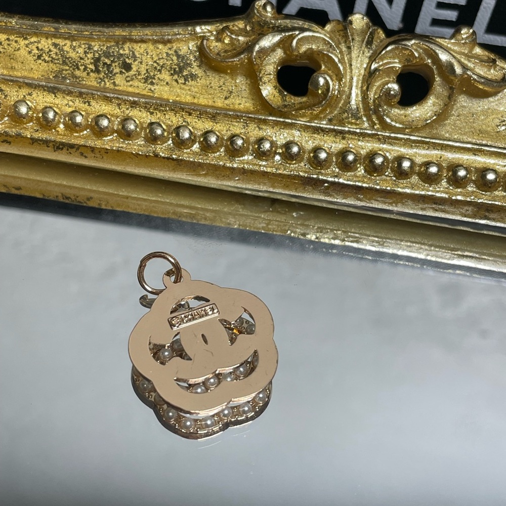 Sold CHANEL Hardware - Picture 5 of 12